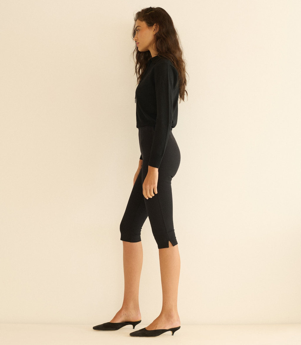 HMD -- LULA CAPRI PANT -- BLACK